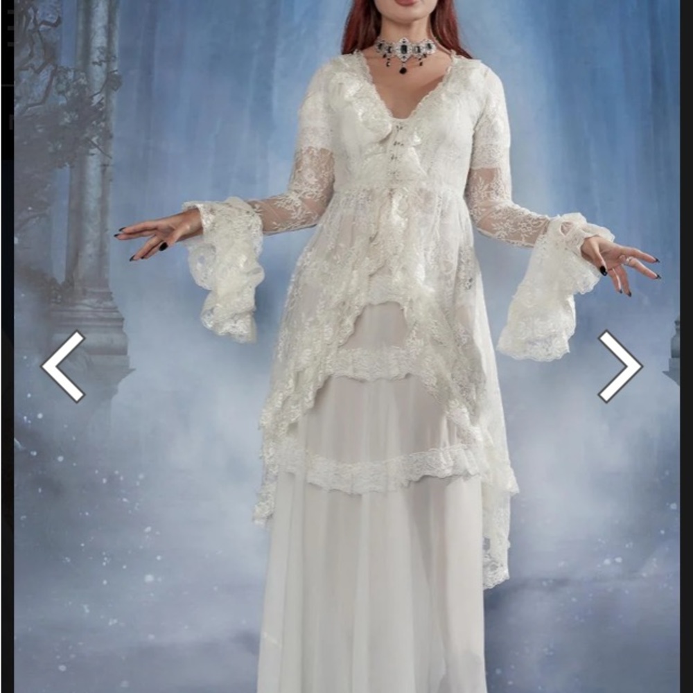 Widow ruffle duster